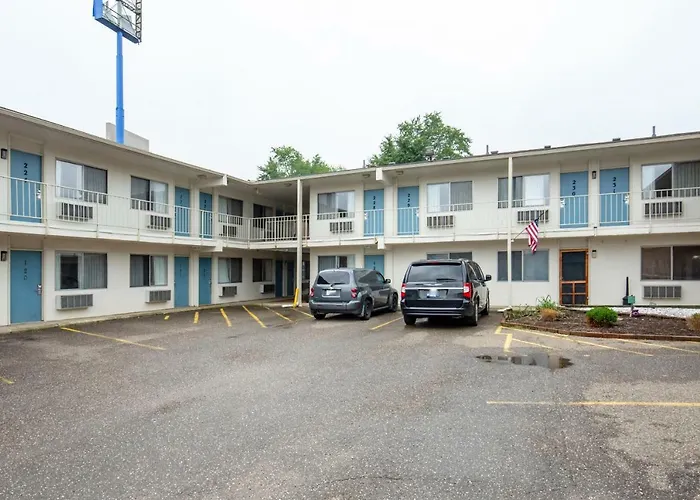 Days Inn By Wyndham New Philadelphia