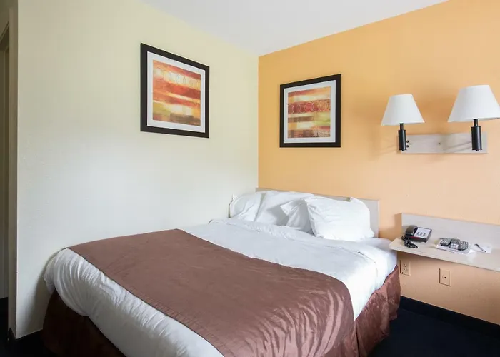 Days Inn By Wyndham New Philadelphia