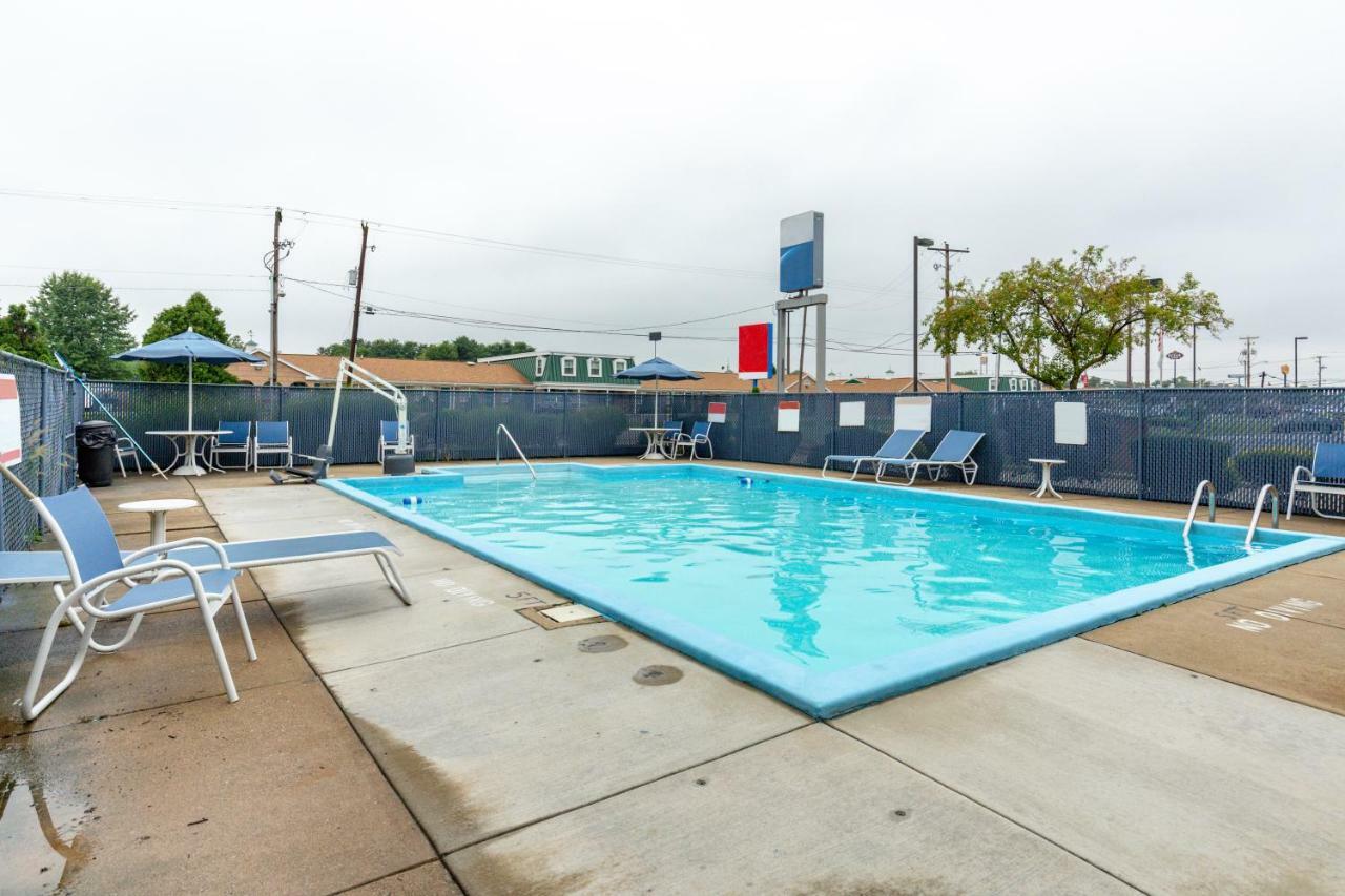 Days By Wyndham Hotel New Philadelphia