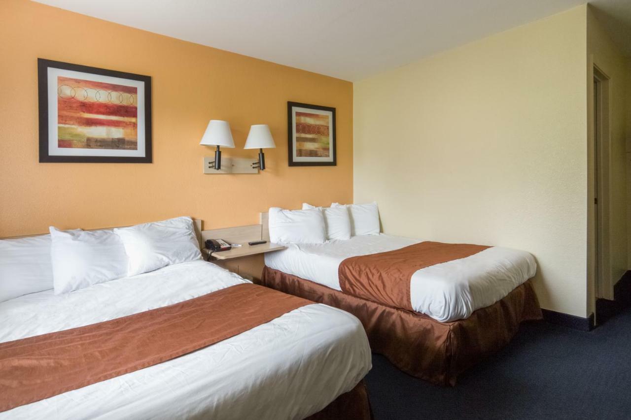 Days By Wyndham New Philadelphia